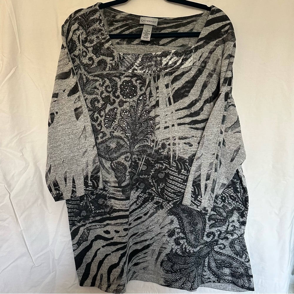 Catherines Top Blouse Women Plus Size 1X Gray Black Floral Paisley Casual
